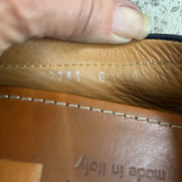 Gucci, navy driving shoes - Picture 13 of 14